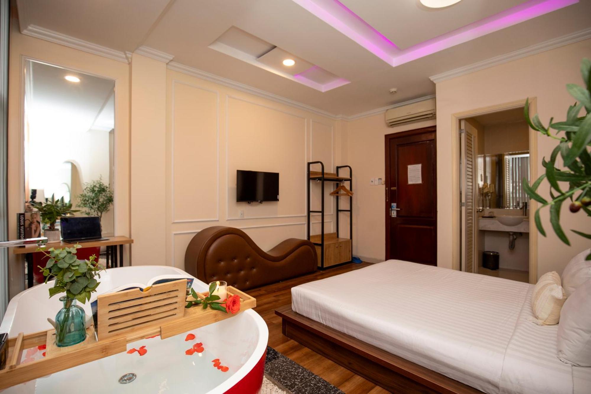 Quy Hung Khách sạn 3*